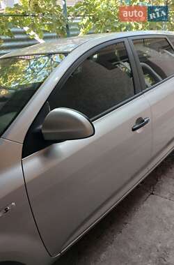 Хэтчбек Kia Ceed 2007 в 