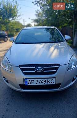 Хэтчбек Kia Ceed 2007 в 
