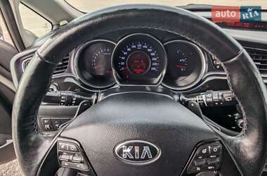 Хэтчбек Kia Ceed 2016 в 