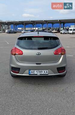 Хэтчбек Kia Ceed 2016 в 