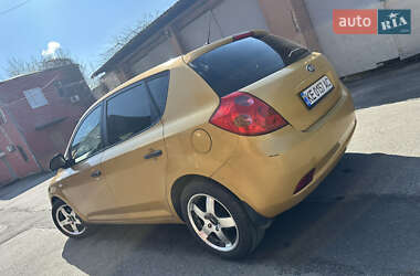 Хетчбек Kia Ceed 2008 в 