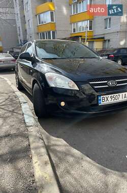 Хэтчбек Kia Ceed 2007 в 