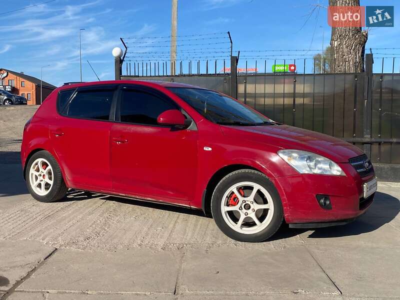 Хетчбек Kia Ceed 2007 в 