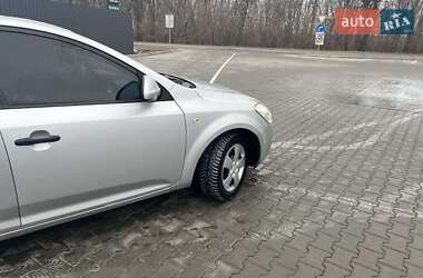 Хэтчбек Kia Ceed 2007 в 
