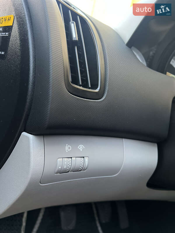 Хэтчбек Kia Ceed 2008 в Херсоне