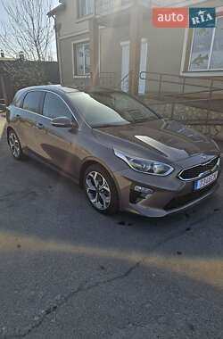 Хэтчбек Kia Ceed 2019 в 