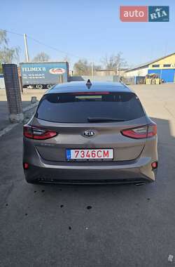 Хэтчбек Kia Ceed 2019 в 