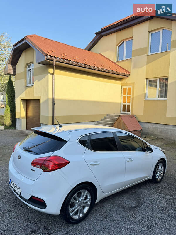 Хэтчбек Kia Ceed 2013 в Ужгороде