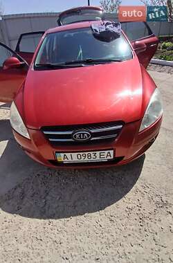 Хэтчбек Kia Ceed 2007 в 