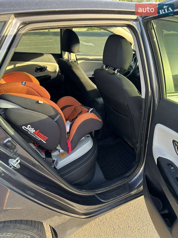 Хетчбек Kia Ceed 2015 в Ірпені фото 10 Хетчбек Kia Ceed 2015 в Ірпені