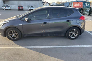 Хэтчбек Kia Ceed 2015 в 