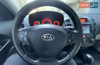 Хэтчбек Kia Ceed 2007 в 