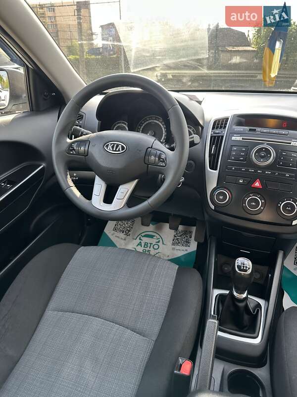 Хэтчбек Kia Ceed 2012 в Кривом Роге