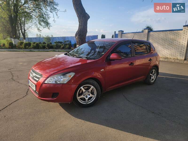 Хетчбек Kia Ceed 2007 в 