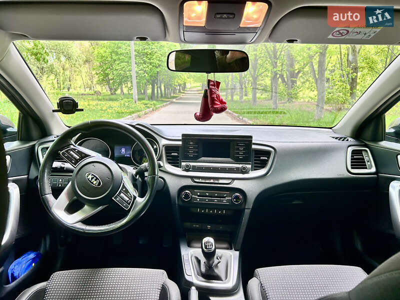 Хэтчбек Kia Ceed 2019 в Киеве