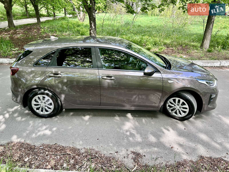 Хэтчбек Kia Ceed 2019 в Киеве