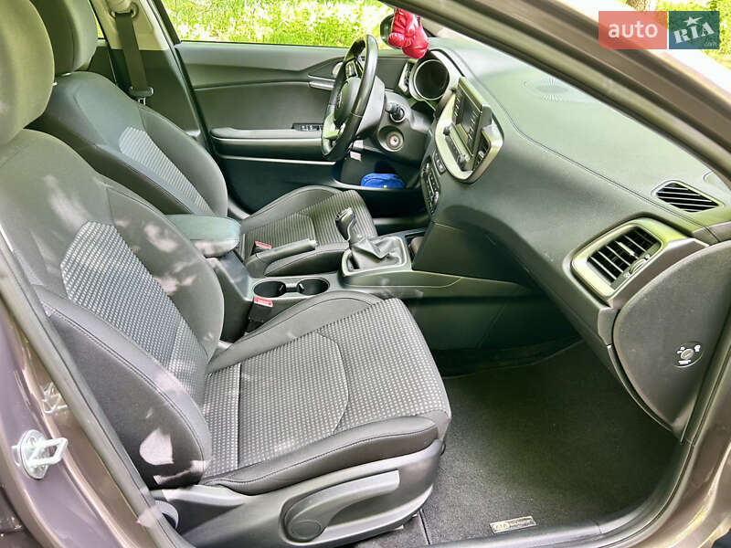 Хэтчбек Kia Ceed 2019 в Киеве