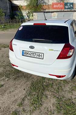 Хетчбек Kia Ceed 2011 в 