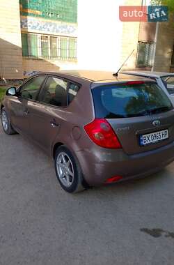 Хетчбек Kia Ceed 2007 в 
