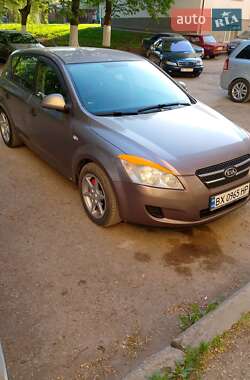 Хетчбек Kia Ceed 2007 в 