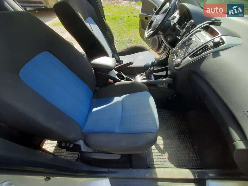 Універсал Kia Ceed 2010 в Бродах