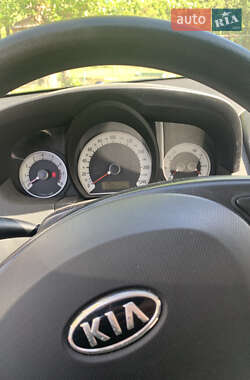 Хэтчбек Kia Ceed 2008 в 