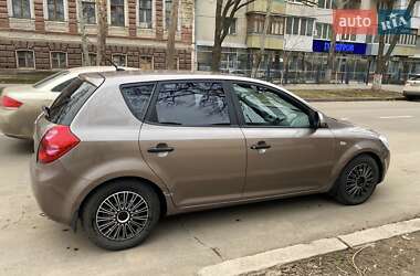 Хетчбек Kia Ceed 2007 в 