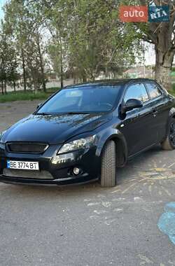 Хэтчбек Kia Ceed 2008 в 