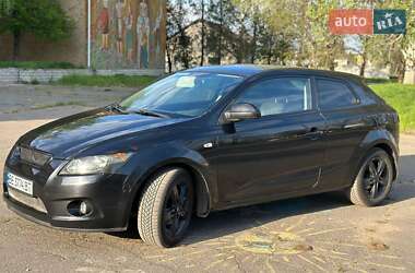 Хэтчбек Kia Ceed 2008 в 