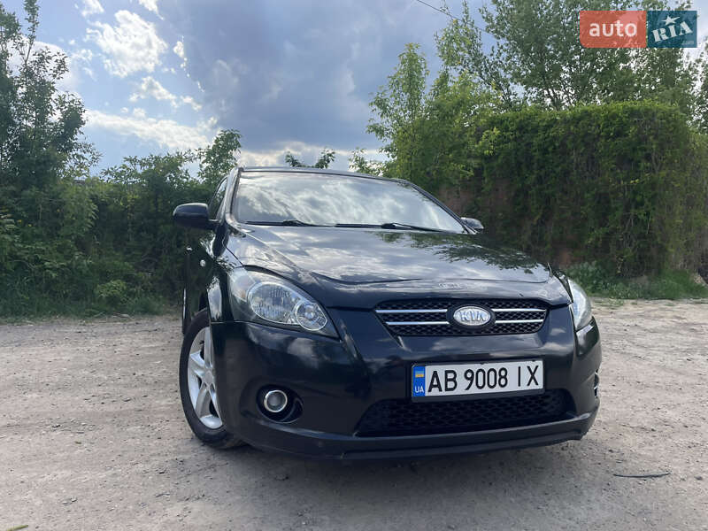 Хетчбек Kia Ceed 2010 в 