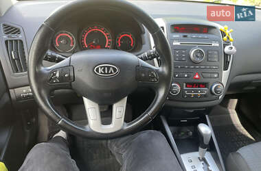 Хетчбек Kia Ceed 2010 в 