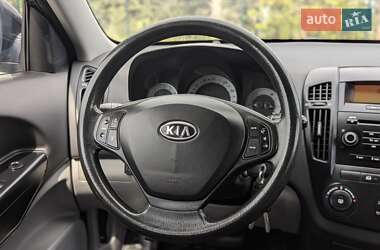 Хетчбек Kia Ceed 2008 в 