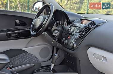 Хетчбек Kia Ceed 2008 в 