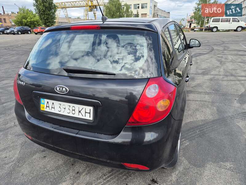 Хэтчбек Kia Ceed 2008 в Киеве