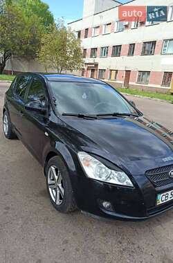 Хетчбек Kia Ceed 2008 в 