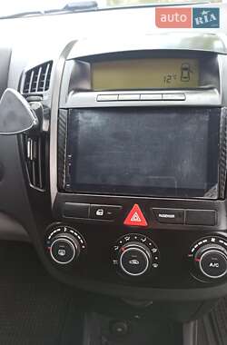 Хетчбек Kia Ceed 2008 в 