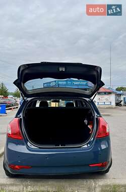 Хэтчбек Kia Ceed 2011 в 
