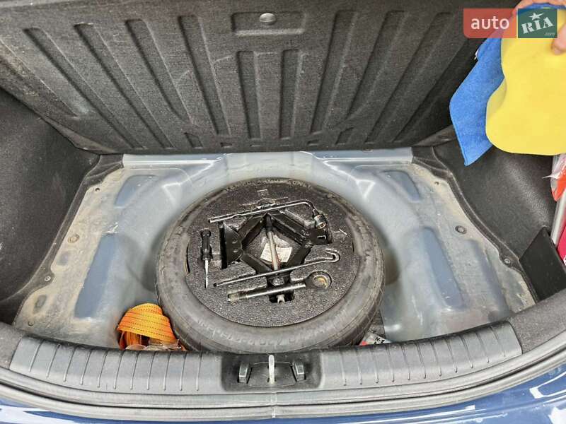 Хэтчбек Kia Ceed 2011 в Мукачево