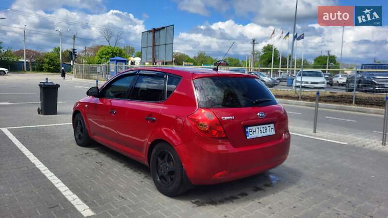 Хэтчбек Kia Ceed 2007 в Одессе