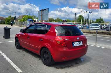 Хэтчбек Kia Ceed 2007 в 