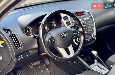 Хетчбек Kia Ceed 2010 в 