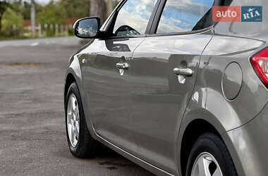 Хетчбек Kia Ceed 2010 в 