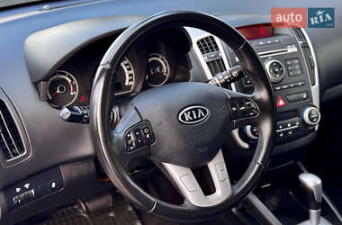 Хетчбек Kia Ceed 2010 в 