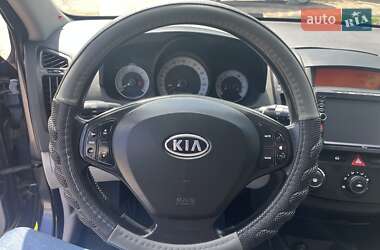 Хэтчбек Kia Ceed 2008 в 