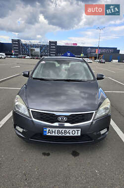 Хэтчбек Kia Ceed 2010 в Киеве