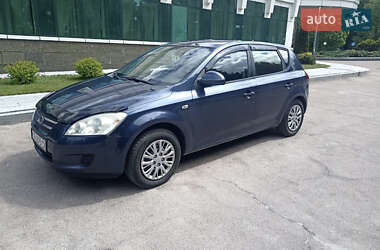 Хэтчбек Kia Ceed 2007 в Новгород-Северском