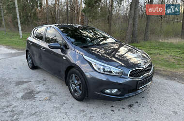 Хэтчбек Kia Ceed 2013 в 