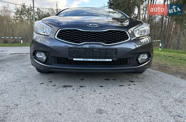 Хэтчбек Kia Ceed 2013 в 