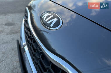 Хэтчбек Kia Ceed 2013 в 