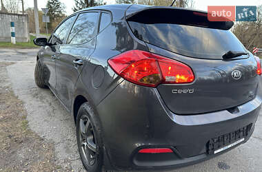 Хэтчбек Kia Ceed 2013 в 
